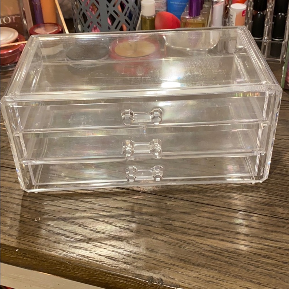 Makeup organizer
